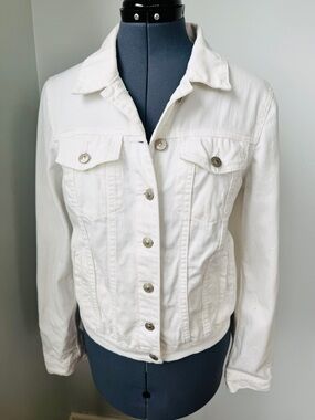 Just USA Size Small White Denim Trucker Jacket Silver Buttons Jean Jacket